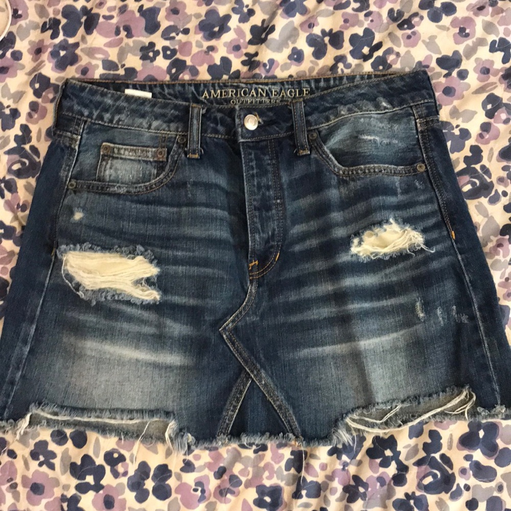 American Eagle distressed mini skirt